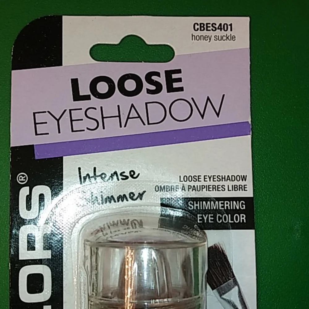 Loose Shimmering Eyeshadow